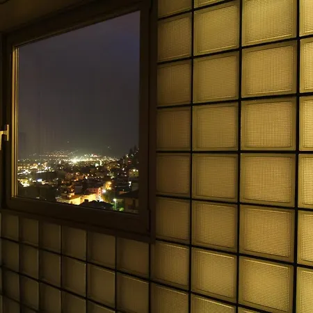 Lichtdurchflutete Mit Panorama-sicht Und Schwimmbad/sauna Muralto