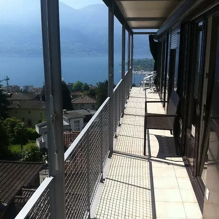 Lichtdurchflutete Mit Panorama-sicht Und Schwimmbad/sauna *