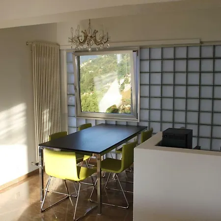 Appartement Lichtdurchflutete Mit Panorama-sicht Und Schwimmbad/sauna *