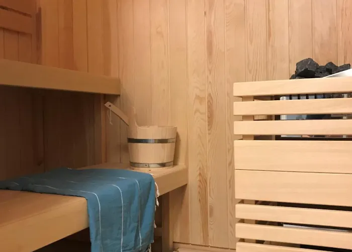 Lichtdurchflutete Mit Panorama-sicht Und Schwimmbad/sauna * Muralto