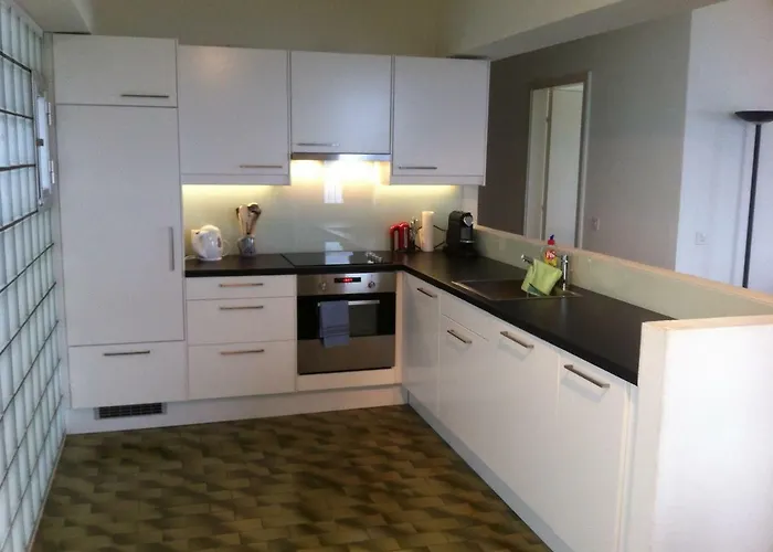 Appartement Lichtdurchflutete Mit Panorama-sicht Und Schwimmbad/sauna Muralto