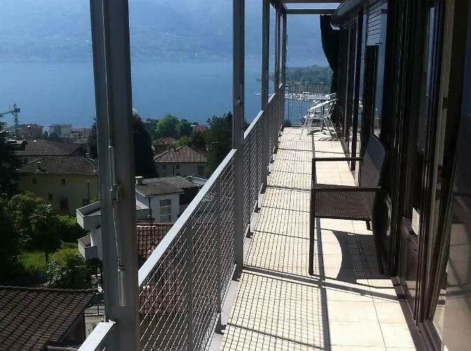 Lichtdurchflutete Mit Panorama-sicht Und Schwimmbad/sauna *