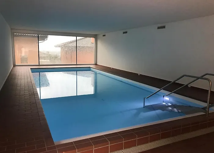 Lichtdurchflutete Mit Panorama-sicht Und Schwimmbad/sauna Muralto